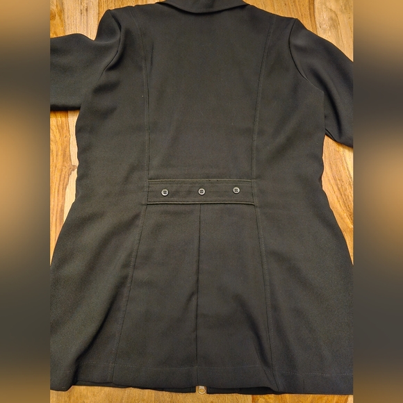 Uniform - Picture 4 of 4